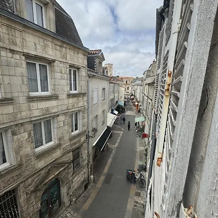Studio, Centre De * La Rochelle (Charente-Maritime)